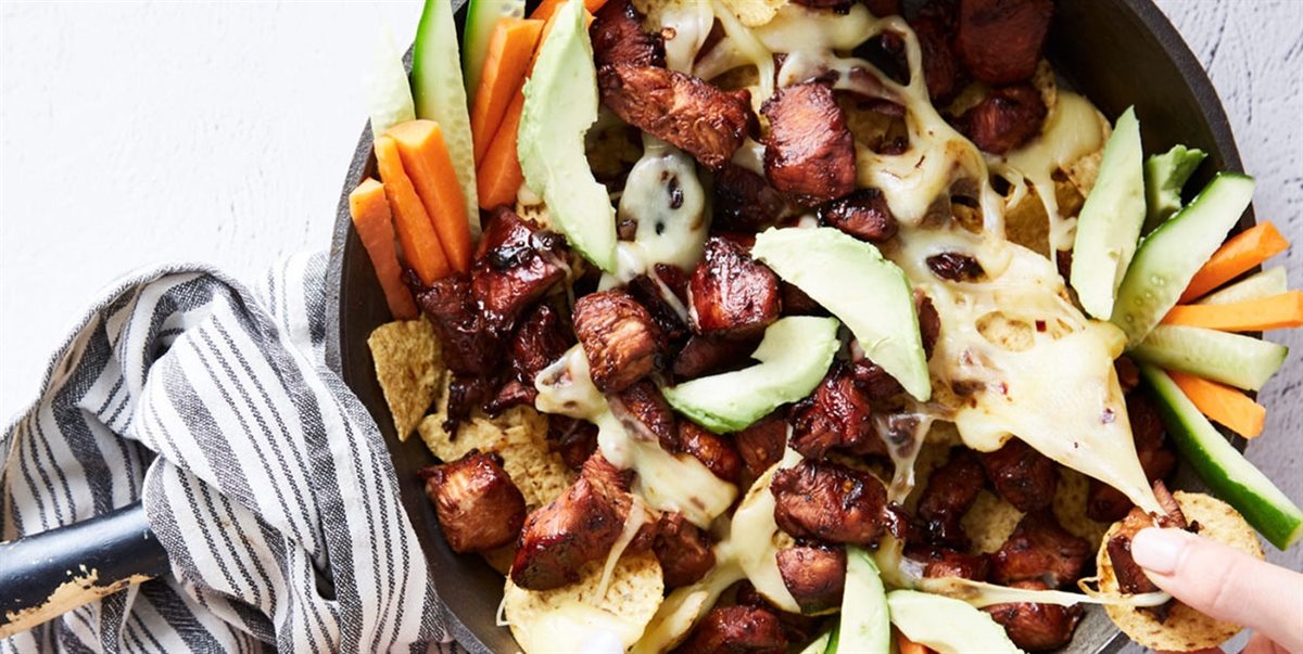 korean chilli chicken nachos