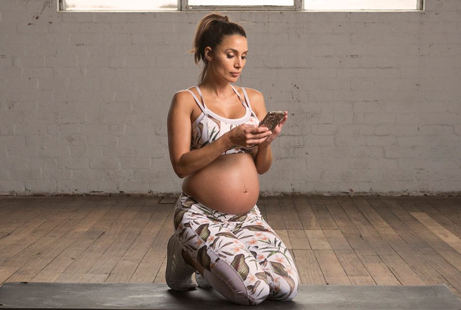Snez Wood doing the online pregnancy fitness program by 28 By Sam Wood